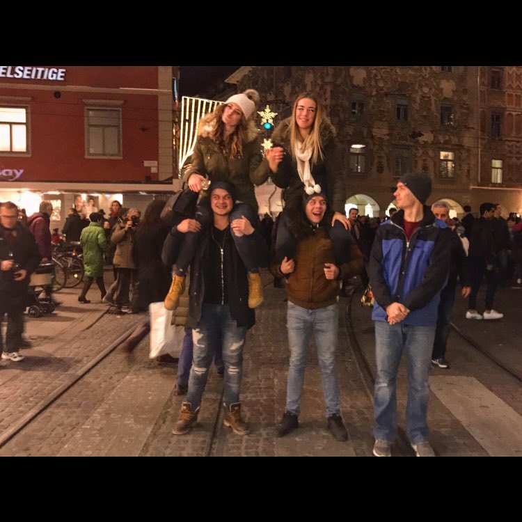 32_1511207831.jpg