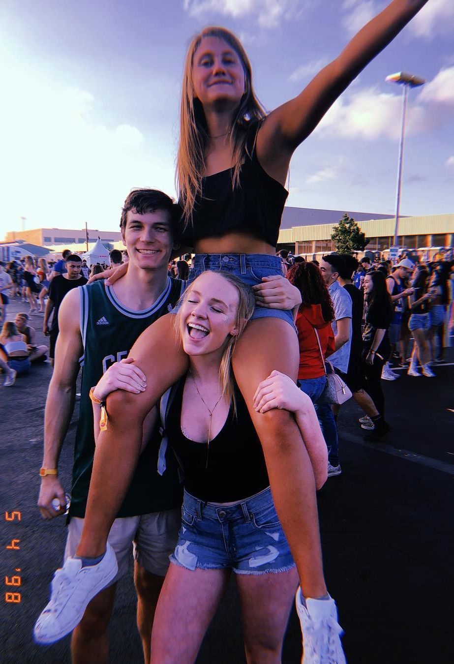 86_1525927581.jpg